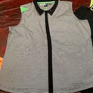 Ladies sleeveless golf shirt